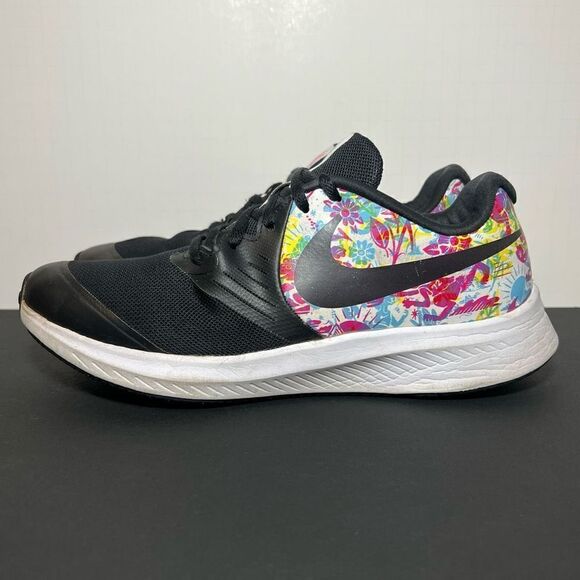 Girls NIKE Star Runner 2 Floral Graphic Athletic Shoes / Size 7 Youth - 8.5 W - Picture 3 of 9